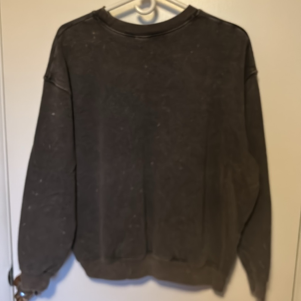 Super Soft Sweatshirt - Picture 6 of 7